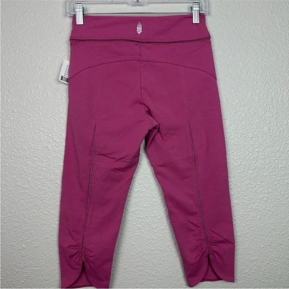 NWT Free People Movemement Scorpio Capri Leggings Ruched Purple Small